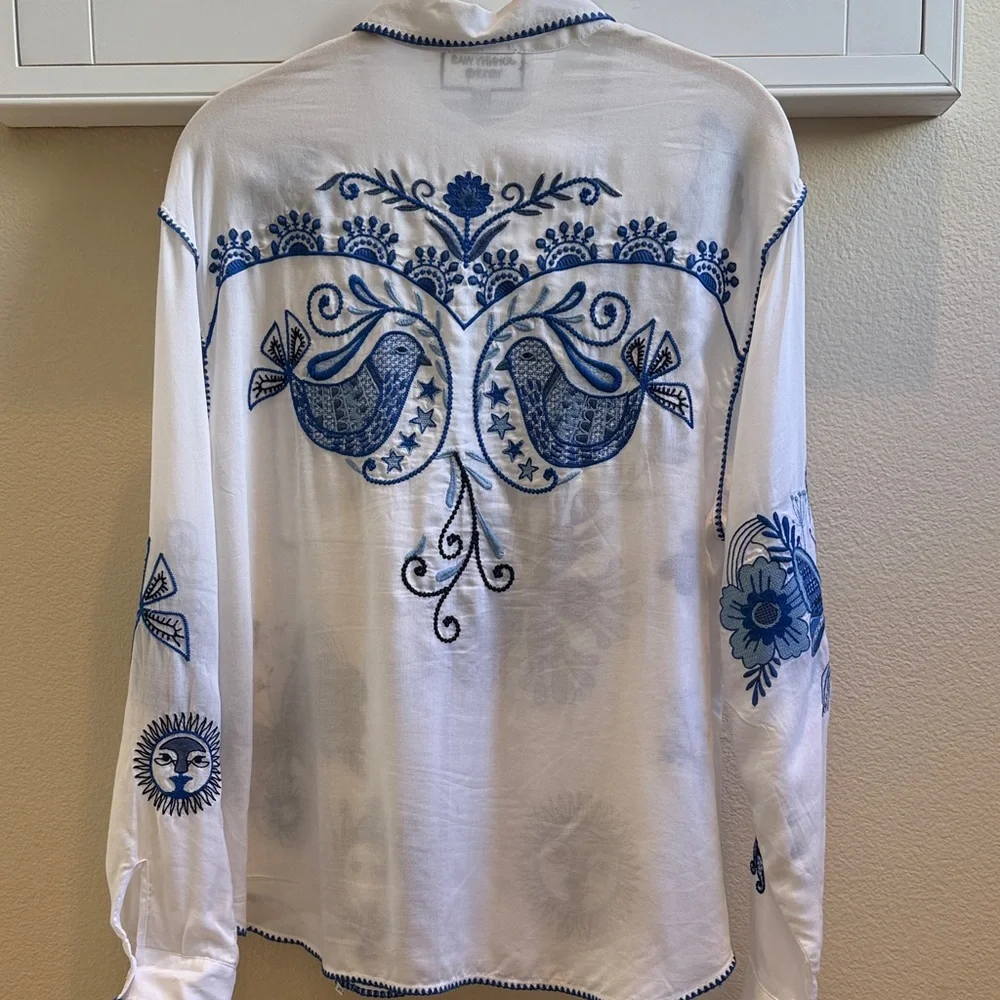 Johnny Was White Shirt with Blue Embroidery - Picture 5 of 15